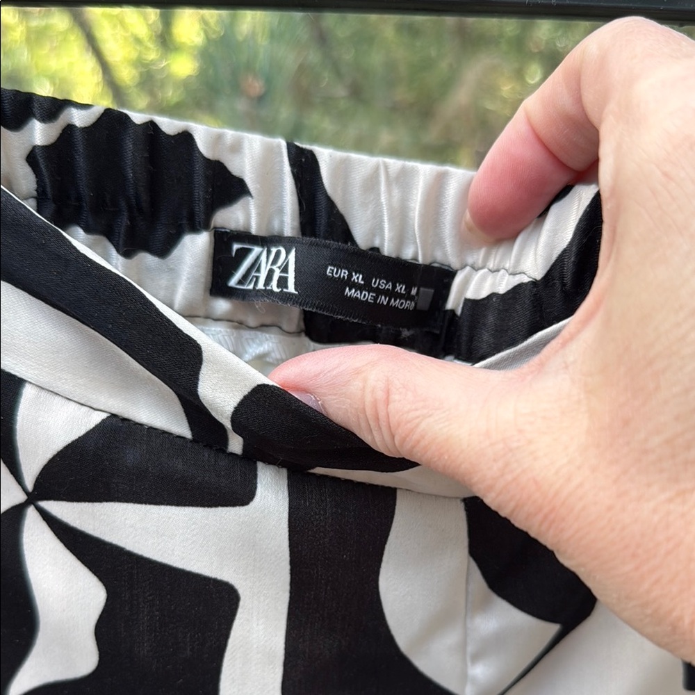 Zara XL satin black and white pants - Picture 2 of 5